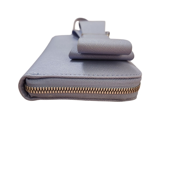 Betsey Johnson Periwinkle  Zip Around Wallet 3D Bow EUC - Picture 9 of 11